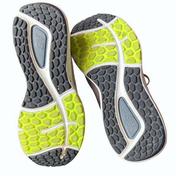 New Balance 8.5 Fresh Foam 680v7 Gray Running Shoes Lightweight Comfort Sport - Picture 8 of 9